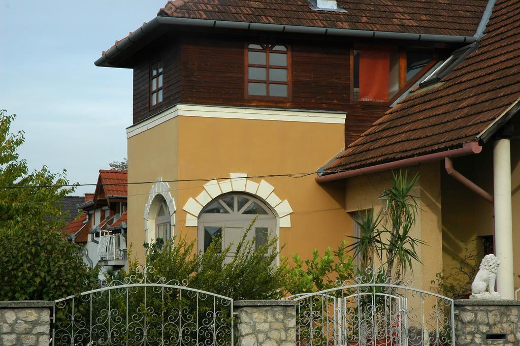 Alom Kucko Apartman Zalaegerszeg Zimmer foto